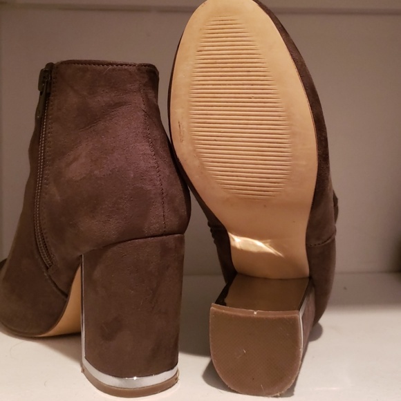 Hanna ankle bootie - Picture 4 of 5